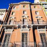 In via Zuppetta ad esempio � difficile non notare il rinnovato aspetto dell�Hotel Adria, il pi� datato albergo della citt�, attivo dal 1922 in un palazzo di fine Ottocento. Quest�ultimo, se fino all�anno scorso si mostrava di uno spento color mattone...